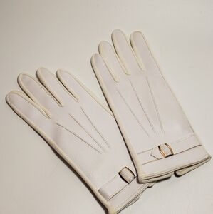 Vintage White Mod 1960s Faux Leather Gloves with Lining Size 7